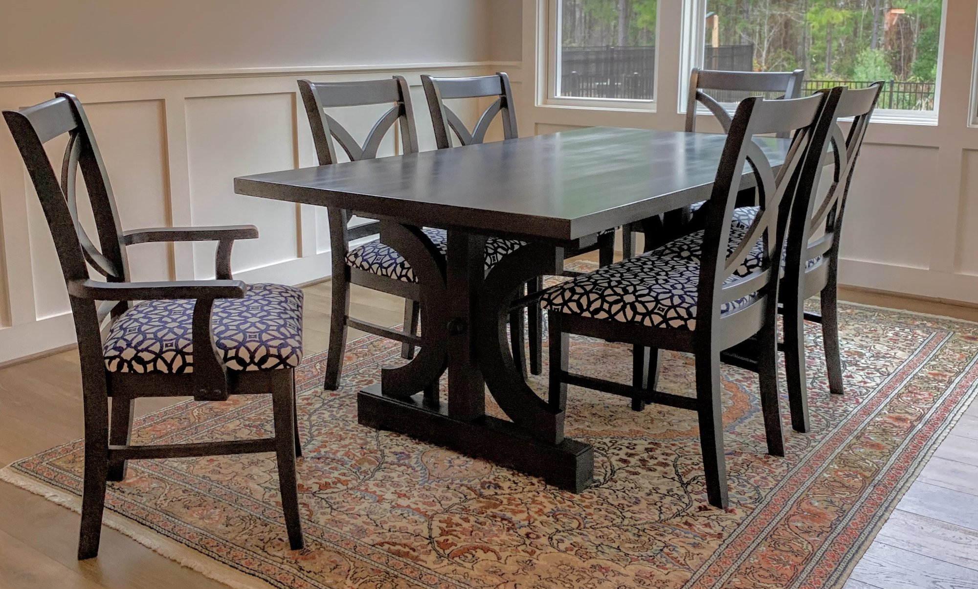 St. James Dining Table and Chairs - Maple - Carbon Finish